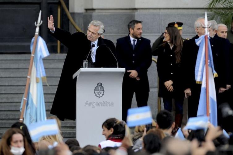 Alberto Fernández: 