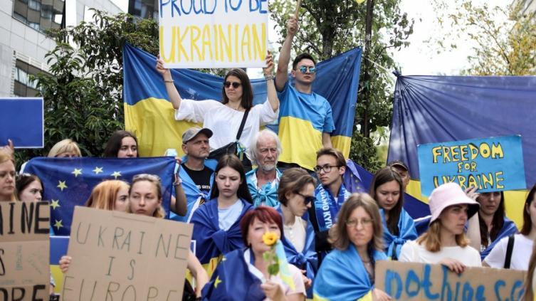 Líderes europeos debaten la candidatura de Ucrania para ingresar a la Unión Europea