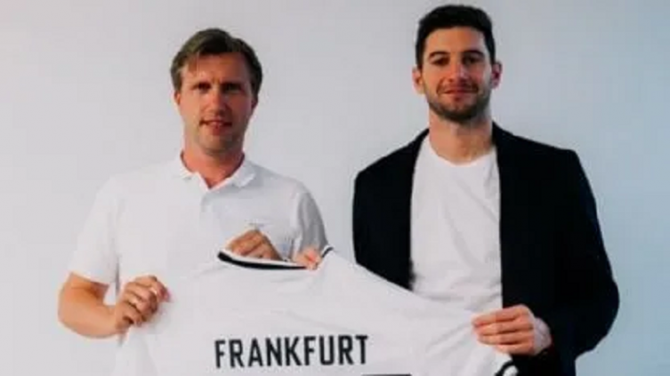 Lucas Alario firmó con Eintracht Frankfurt