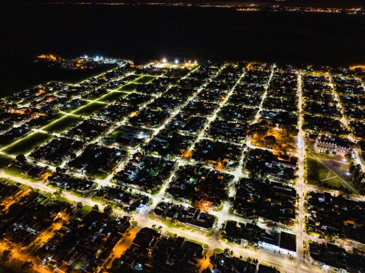 Trabajos de bacheo, iluminación y arbolado previstos para este lunes