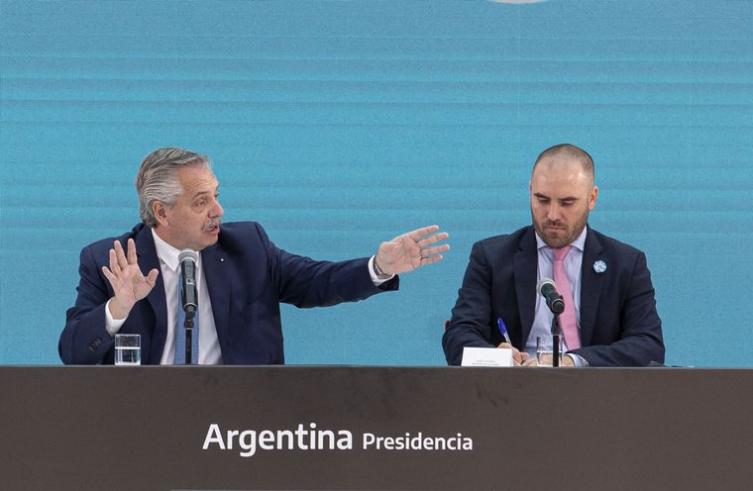 Horas claves: Fernández decide quien reemplaza a Guzmán