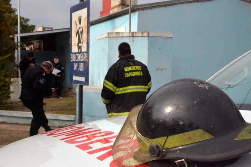 Dos fallecidos en un incendio intencional en la Subcomisaría 14