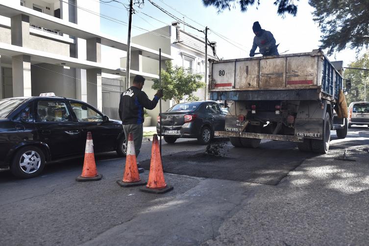 Trabajos de bacheo, iluminación y arbolado previstos para este miércoles