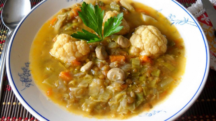 Sopa light de lentejas con verduras