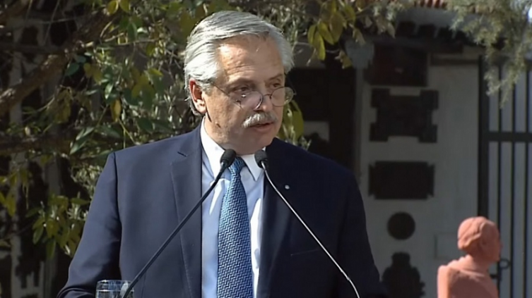 El Presidente llamó a la unidad y denunció una 