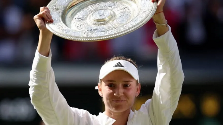 Wimbledon: Elena Rybakina derrotó Jabeur y es campeona 