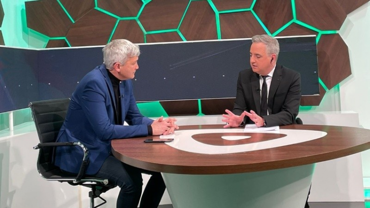 Carloni va por la presidencia canalla
