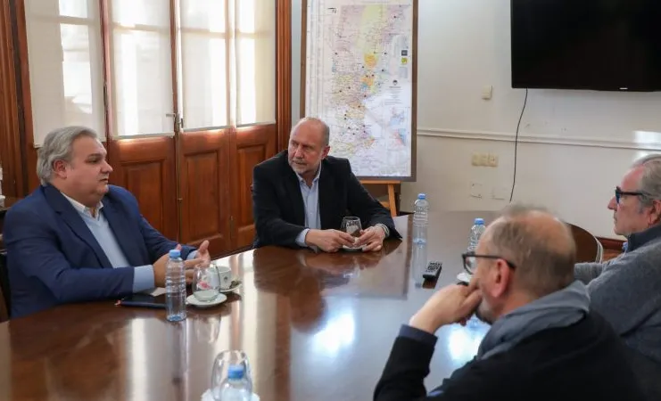 El gobernador Perotti y Pablo Farías se reunieron en la Casa Gris