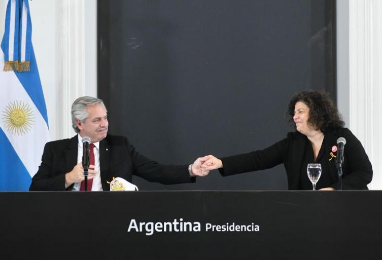 Alberto Fernández promulgó las leyes de VIH y Oncopediatría