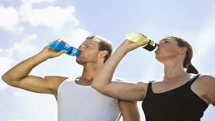 Bebidas deportivas: tipos, funciones y recetas de las 
