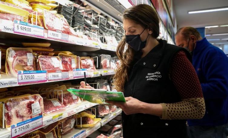 El Gobierno endurece controles en los supermercados
