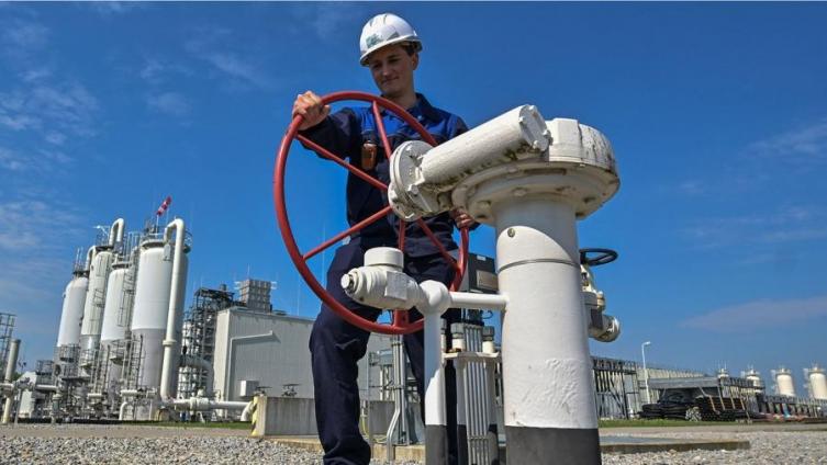 La UE logró un acuerdo para reducir el consumo de gas ruso de cara al próximo invierno