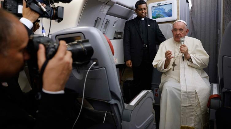 Para el Papa, su eventual renuncia 