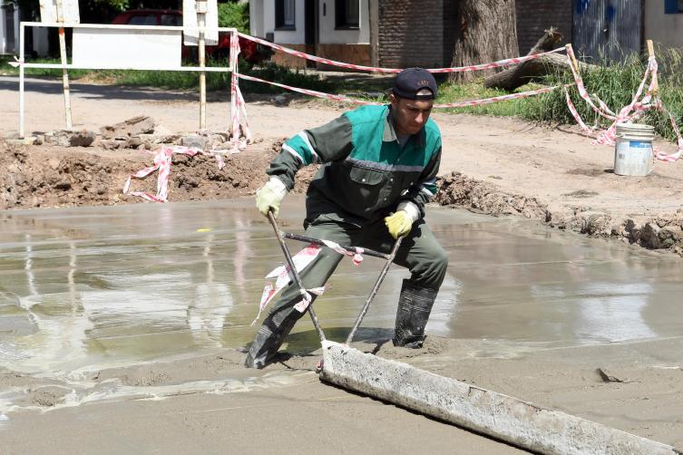 Trabajos de bacheo y arbolado para este martes