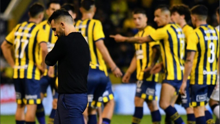 Central cayó por goleada ante Central Córdoba en el Gigante