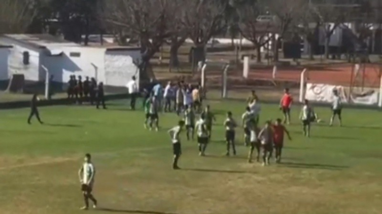 Liga Casildense: un jugador quedó en una riña y afirma que un hincha le cortó un dedo