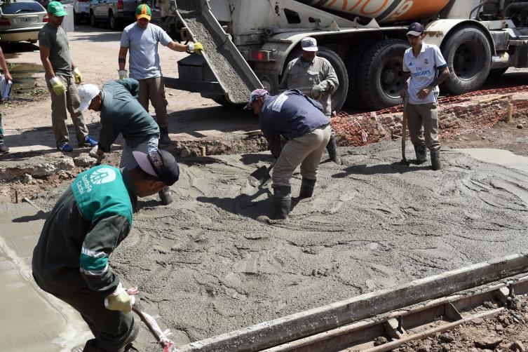 Trabajos de bacheo, iluminación y arbolado previstos para este viernes