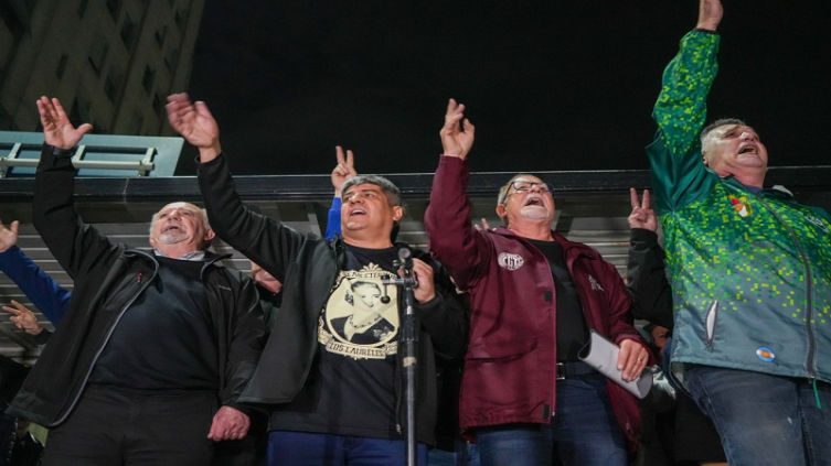 CGT: rechaza aumentos por suma fija y presiona por paritarias