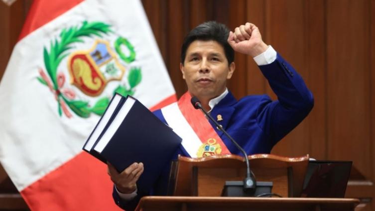 Perú: Nueva ofensiva contra Castillo: allanamiento y acusación por 