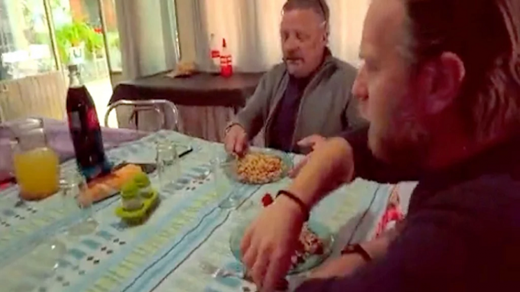 Viral: el video de Ewan McGregor comiendo guiso 