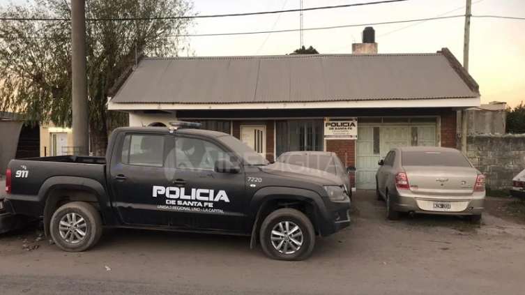 Allanaron la Comisaría 26 y secuestraron celulares 