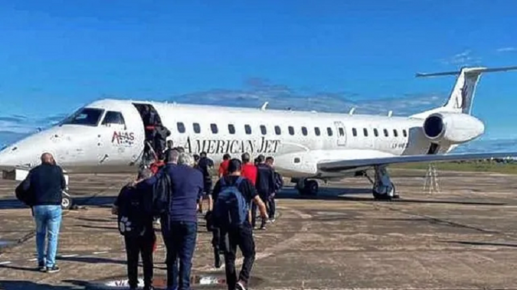 Colón transita en avión para enfrentar a Central Córdoba