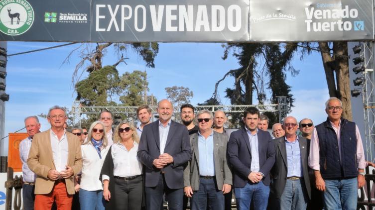 “Esta muestra expresa al país, la producción y el trabajo”