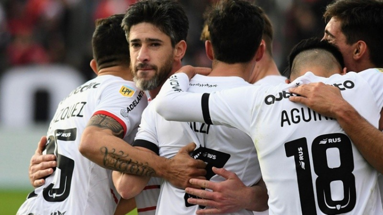 Newell ´s venció a Lanús y cortó la mala racha en la Liga