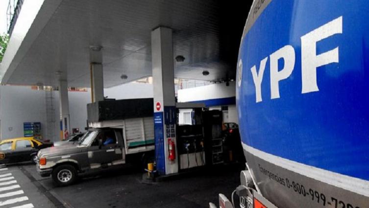 YPF aumentó un 7,5% promedio los precios de sus combustibles