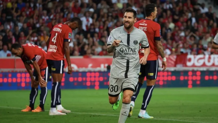 Lionel Messi en el podio de los máximos goleadores