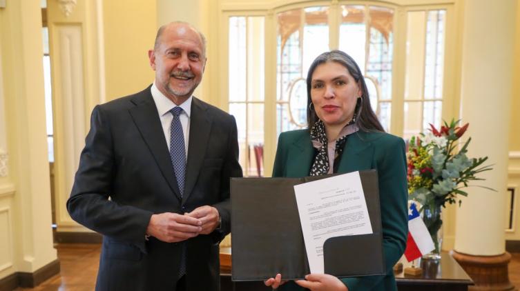 Perotti recibió a la embajadora de Chile en la República Argentina