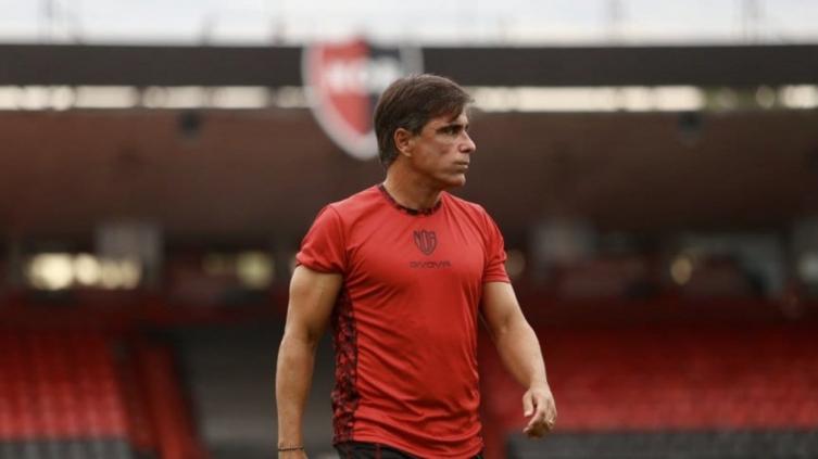 Javier Sanguinetti dejó de ser el técnico de Newell's