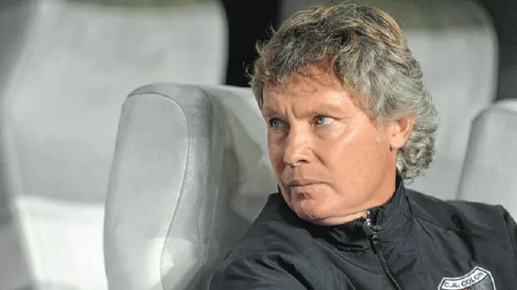 Javier López, DT de la Reserva de Colón debió ser internado 
