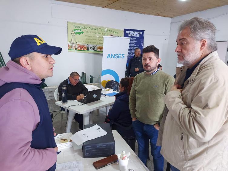 Castelló y Mirabella visitaron instituciones de Santa Fe y Monte Vera