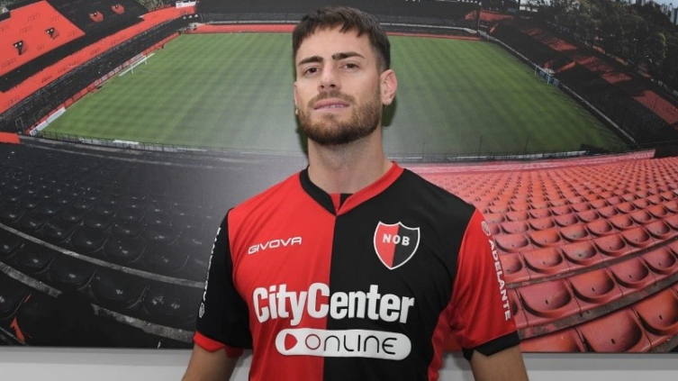 Newell's suma una incorporación