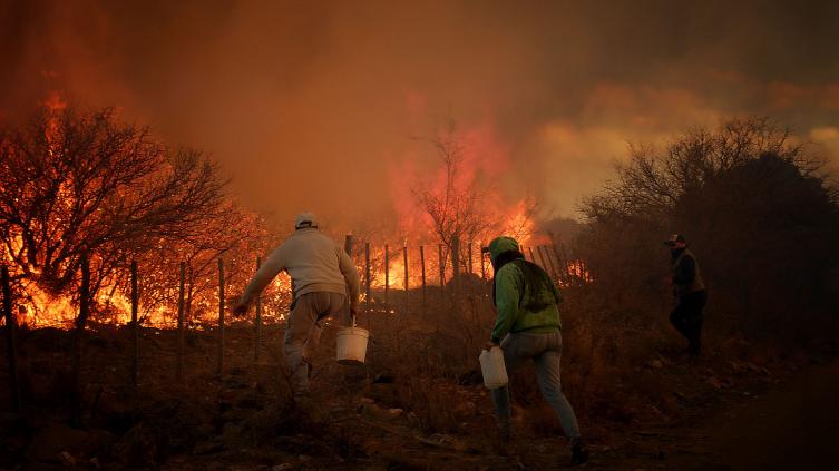 Incendios en Córdoba: bomberos combaten múltiples focos en la provincia