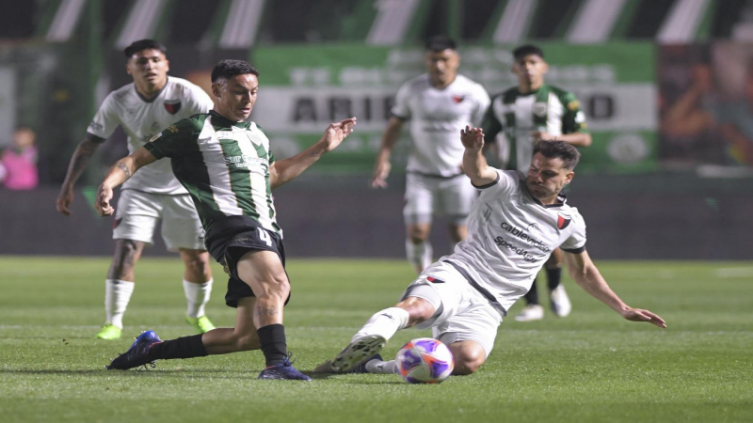 Colón en otra pobre actuación, fue derrotado por Banfield 2 a 1 en un polémico final 