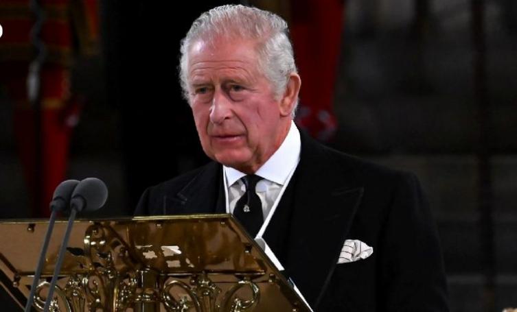 El rey Carlos III, por primera vez ante los legisladores del Parlamento
