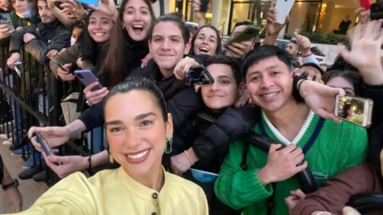 Dua Lipa llegó a Argentina y causó furor