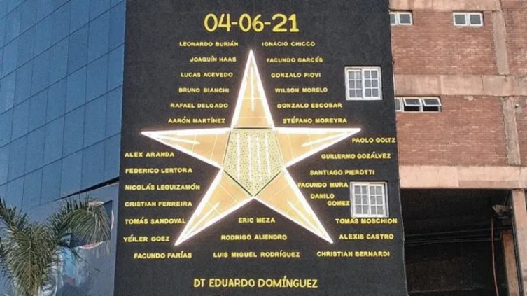 Resplandece para todos el mural Colón