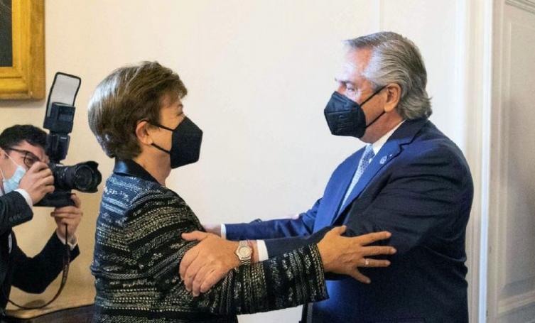 Fernández viaja a EE.UU. y se reunirá con Kristalina Georgieva