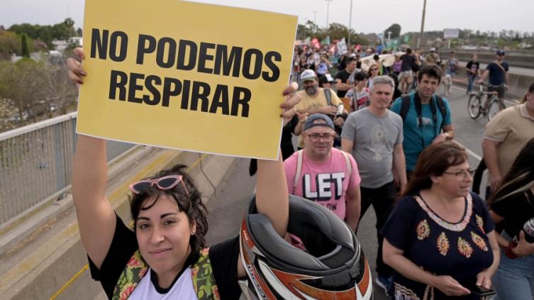 Masiva marcha por la Ley de Humedales y contra quemas intencionales