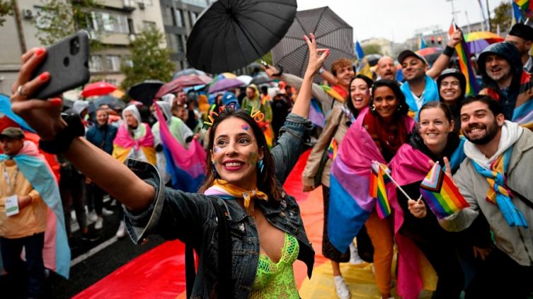 La comunidad LGBTIQ+ marchó en Serbia pese a prohibición del Gobierno