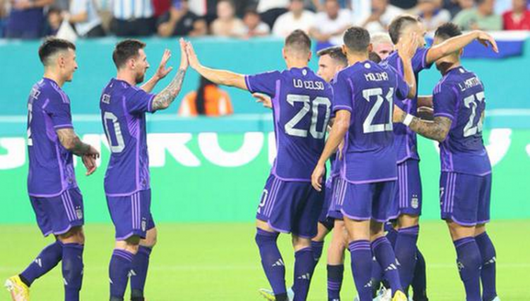 Argentina derrotó 3-0 a Honduras con un invicto de 34 partidos rumbo a Qatar