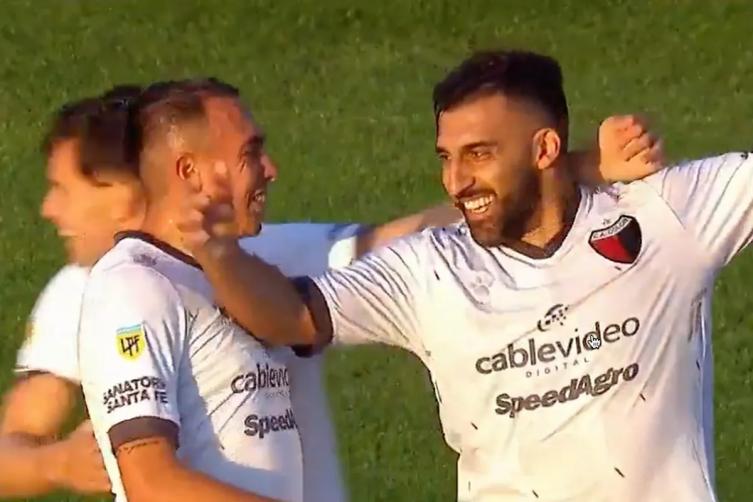 Colón todavía no pagó el pase de Ramón Ábila