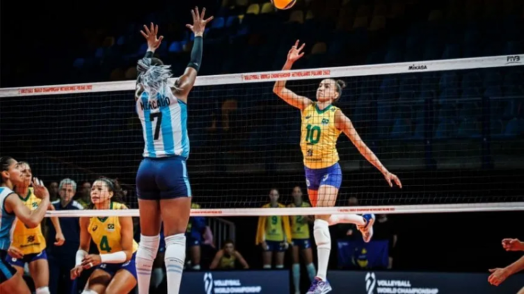 Mundial de Voley: Las Panteras cayeron frente a Brasil y se complicaron