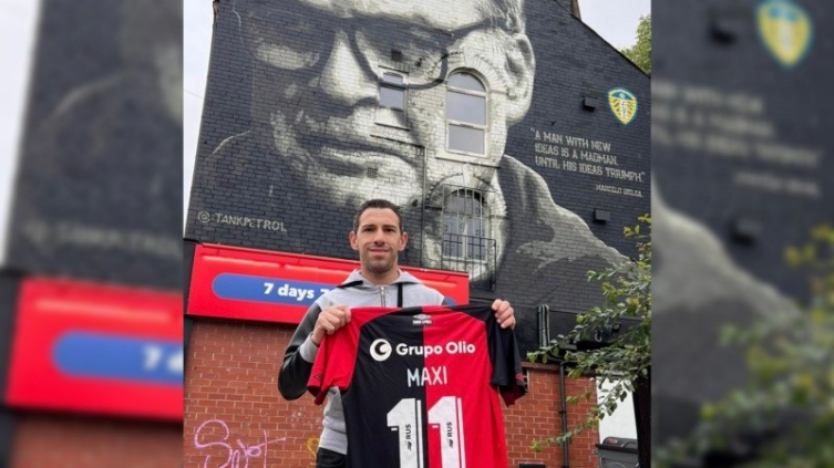 El homenaje de Maxi Rodríguez al Loco Bielsa