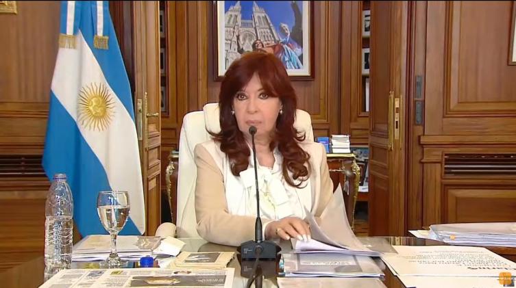Cristina pidió intervenir más en precios de alimentos por suba de la indigencia