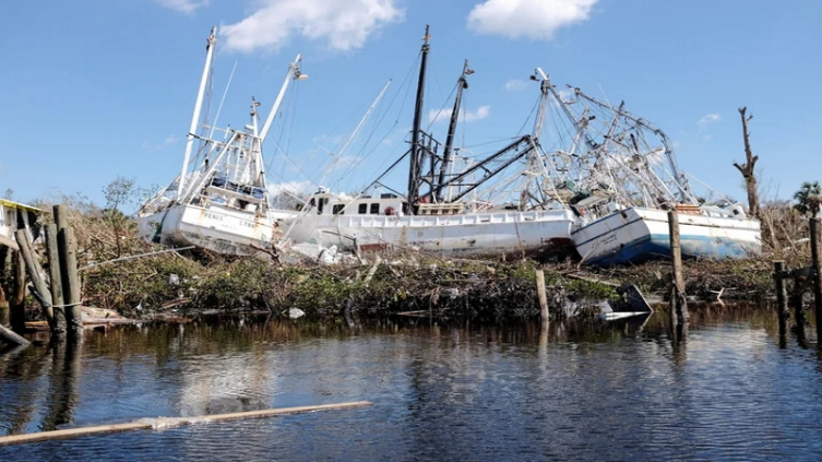 Más de 50 muertos por Ian en medio de la devastación en Florida