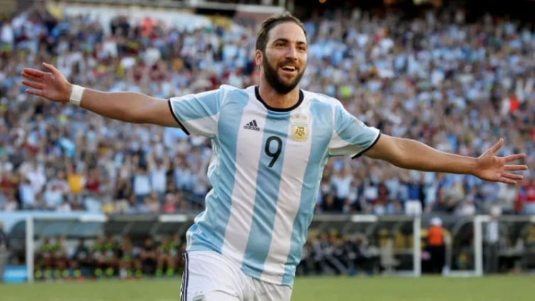 Gonzalo Higuaín se retiro del fútbol profesional